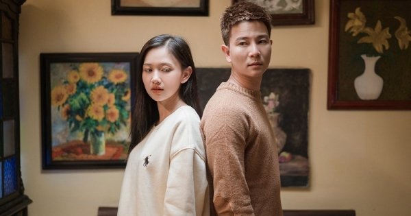 Lời bài hát Người lạ thoáng qua