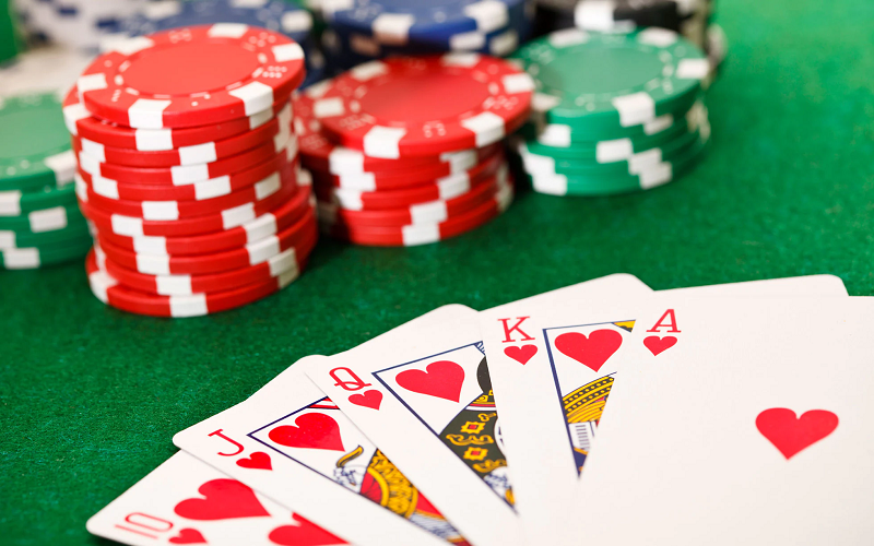 Bài Rác Trong Poker Là Gì? Những Sai Lầm Người Mới Thường Gặp