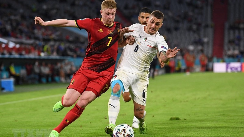 Tiền vệ mỏ neo là gì? Những cái tên nổi bật nhất