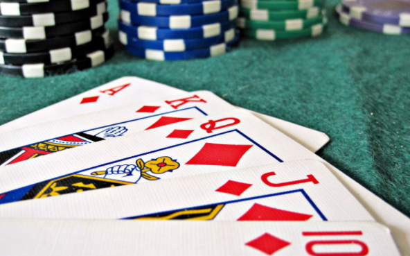 Hướng Dẫn Luật Chơi Xì Tố 5 Cây Chi Tiết Từ A Đến Z Cho Người Mới - Cozy  Vietnam Travel